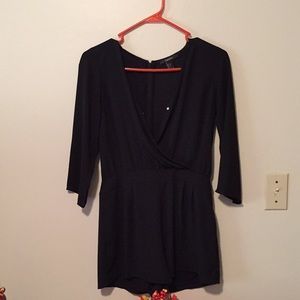 Forever 21 All black short jumpsuit size:Small